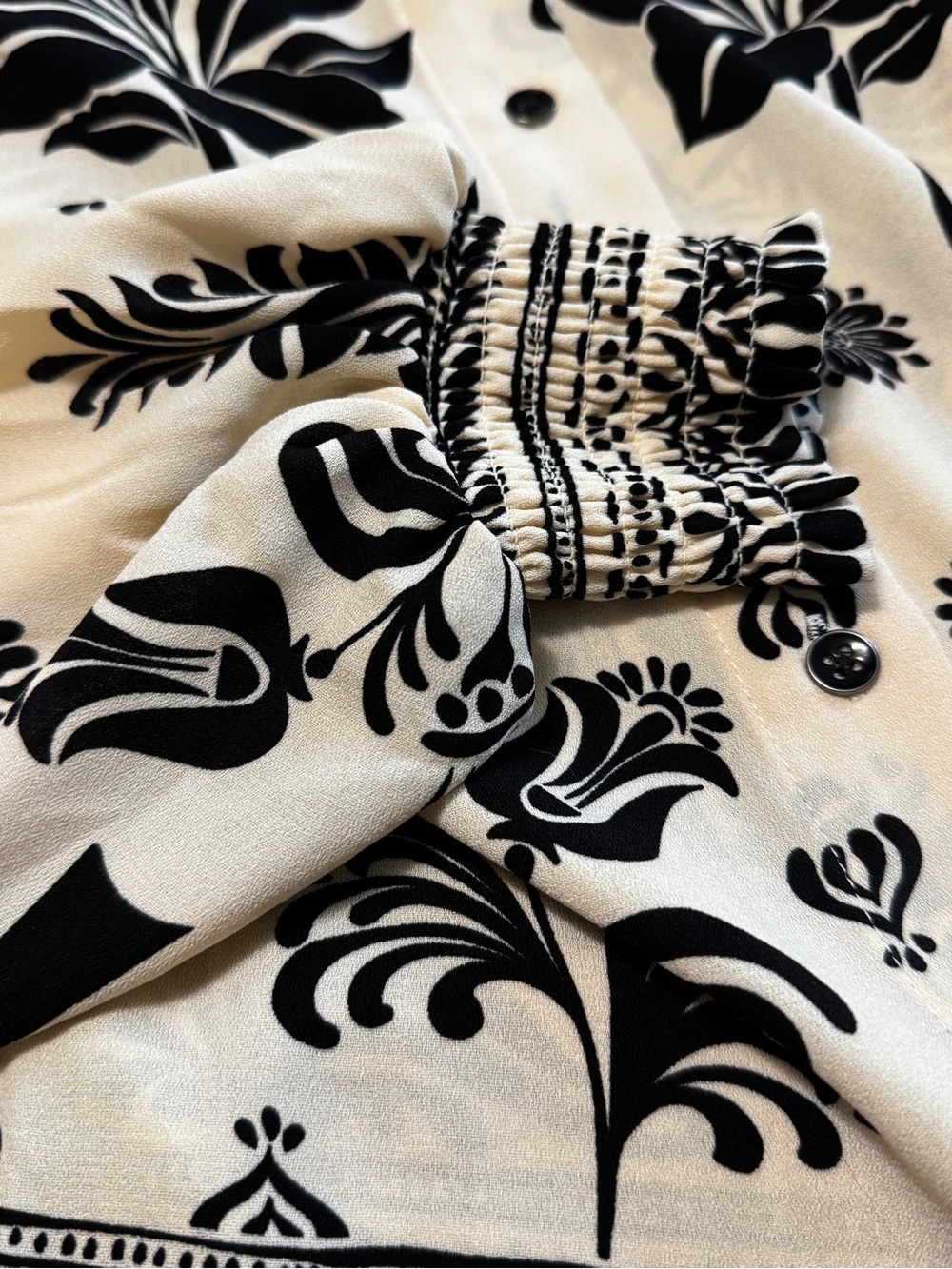 Cabi Marrakesh Top Black Cream Botanical Print Blouse S NWT - Picture 8 of 11